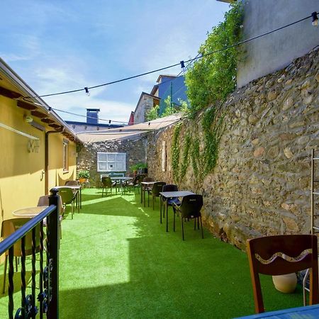 Micro-Hostal La Puerta Del Perdon Вилафранка дел Биерсо Екстериор снимка