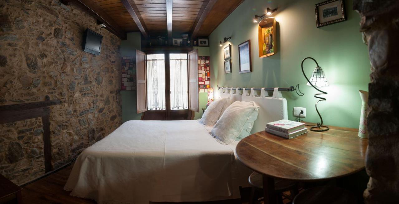 Micro-Hostal La Puerta Del Perdon Вилафранка дел Биерсо Екстериор снимка