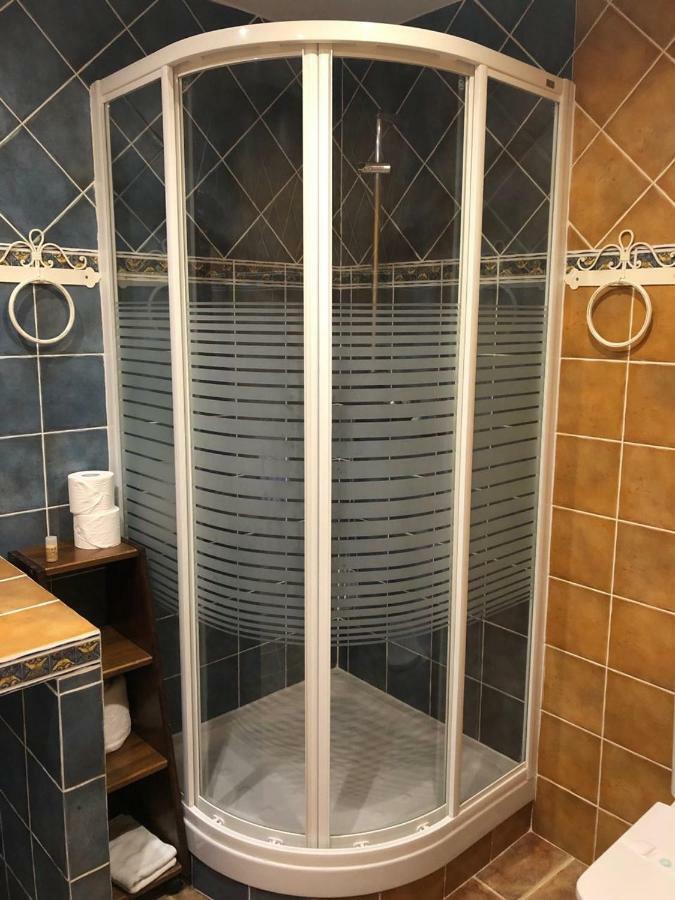 Micro-Hostal La Puerta Del Perdon Вилафранка дел Биерсо Екстериор снимка